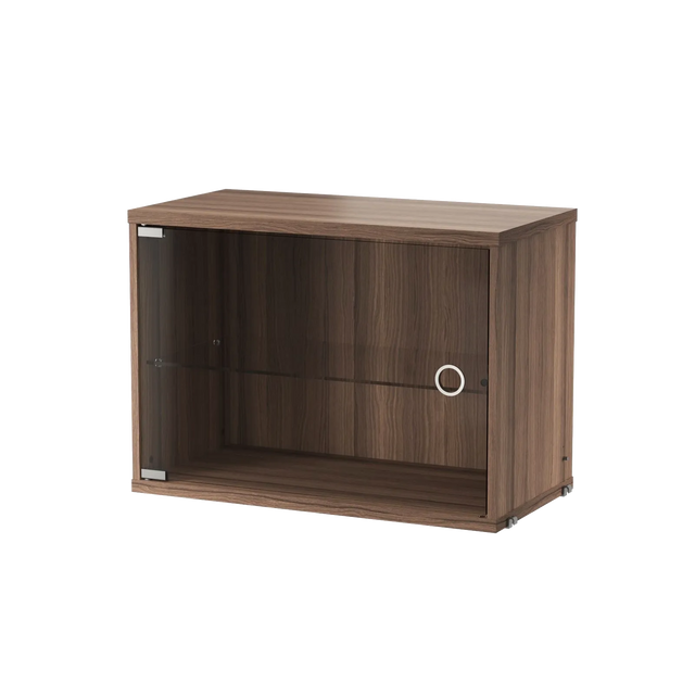 String Vitrine 58×30cm mit Glas-Schwenktür Walnuss – Hängevitrine für das String Regal