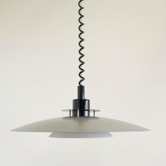 Futuristische Vintage Lampe aus Metall - Skandinavisches Design der 1980er - DesignWe.Love