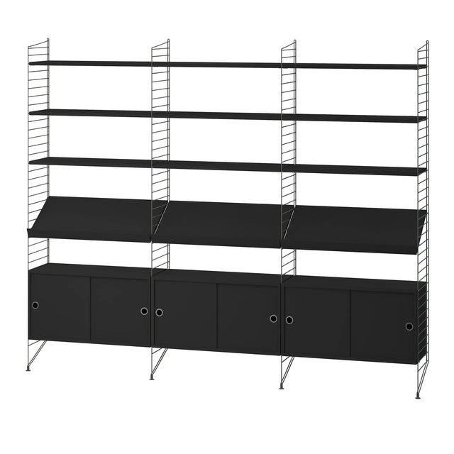 String Regal mit Schrank mit Schiebetüren in Esche Schwarz – String Furniture Regalsystem