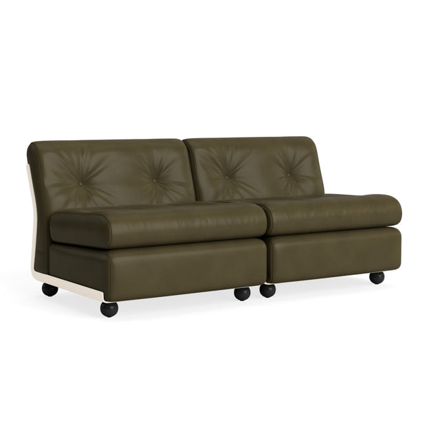 HAY Amanta 2-Sitzer Sofa, Gestell Cream Beige, Bezug Sense Forest