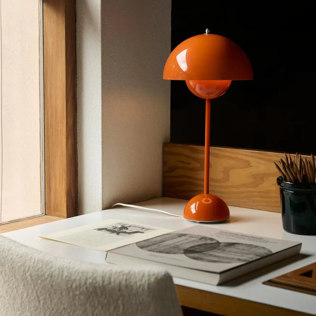 VP9 Flowerpot Akkuleuchte Zesty Orange - &Tradition