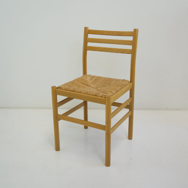 Vintage Stuhl mit Korbgeflecht - DesignWe.Love