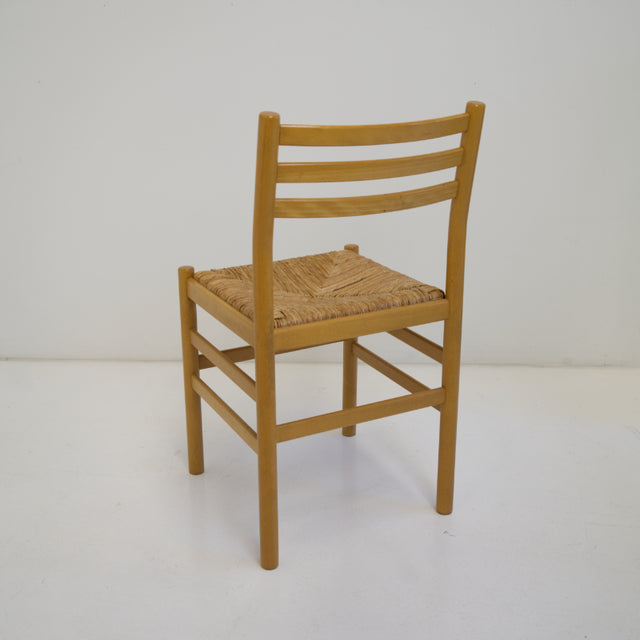 Vintage Stuhl mit Korbgeflecht - DesignWe.Love