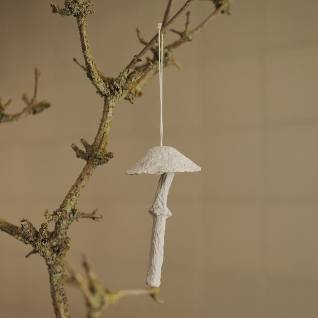 Dekorative Anhaenger in Pilz-Form 4er Set Mushroom Ornaments - ferm LIVING Detail
