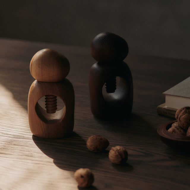 Nussknacker Cairn Nut Cracker Oak - ferm LIVING