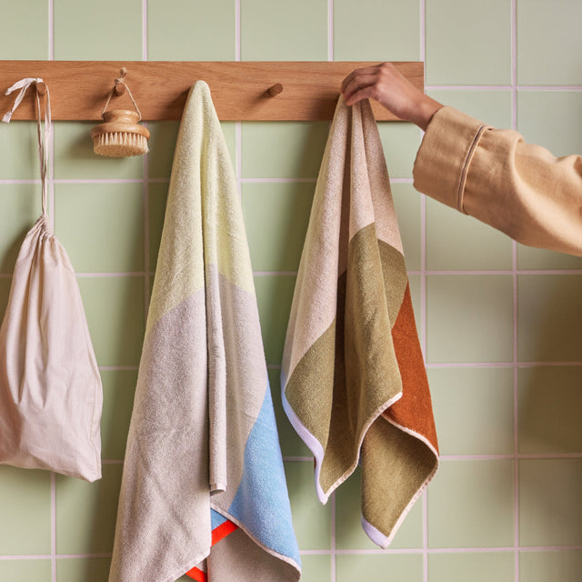 Wandgarderobe Folk aus Holz/Eiche large - Hübsch Interior