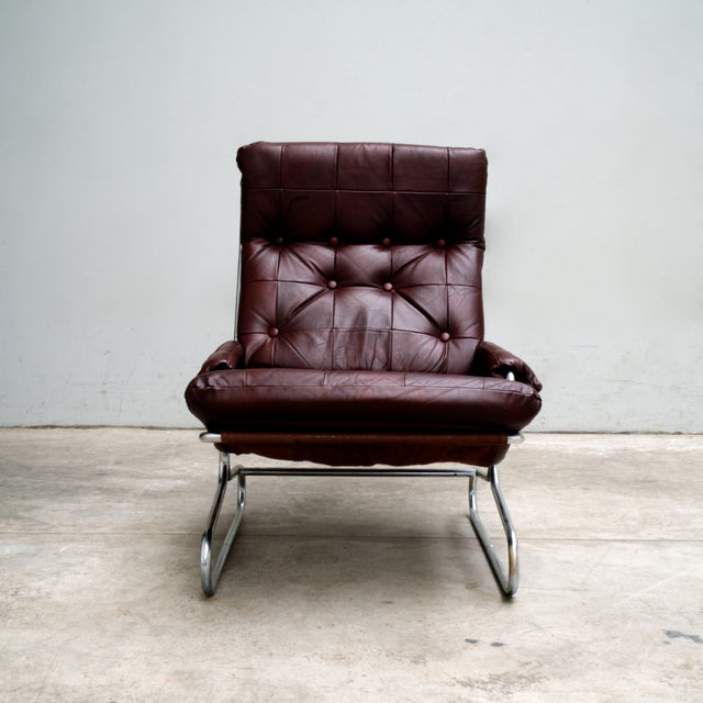 Vintage Lounge Chair mit Ottoman - DesignWe.Love