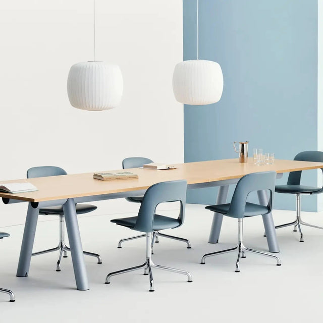 Nelson Roll Pendelleuchte als Bürolampe über Arbeitsplatz - HAY