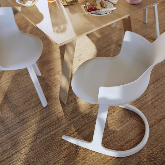 Social Tilt Stuhl Winter White - Varier Furniture