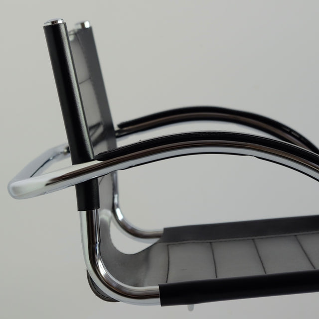 Freischwinger Marcel Breuer Stil schwarzes Leder - Safco