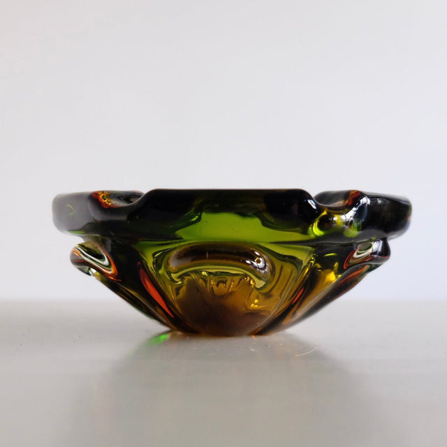 Aschenbecher aus Muranoglas 'Brutalist' - Sommerso Italien 1970er - DesignWe.Love