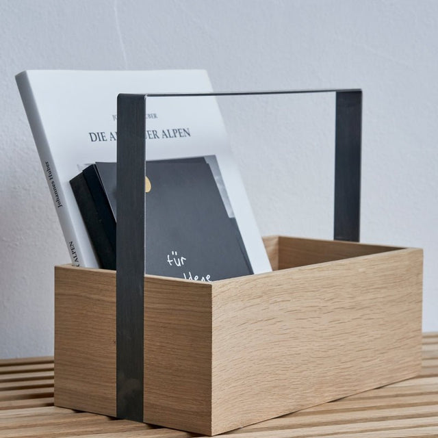 Eichenbox mit Griff aus Schwarzstahl - Raumgestalt - DesignWe.Love