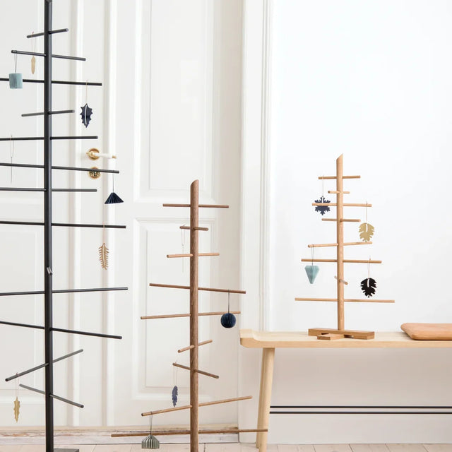 Filigran Tree Deko-Tannenbaum aus Eichenholz Groß Eiche Schwarz von EKTA Living im Wohnraum