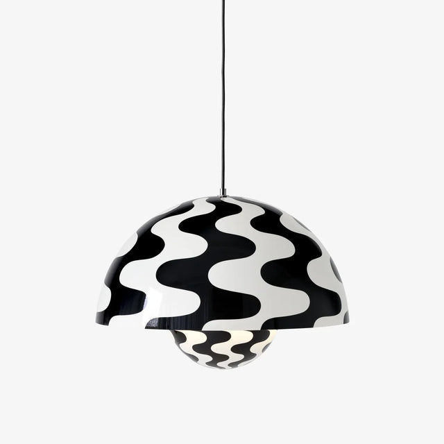 Flowerpot VP2 Pendelleuchte Black & White Pattern Ø 50 cm von &Tradition – große Hängelampe von Verner Panton