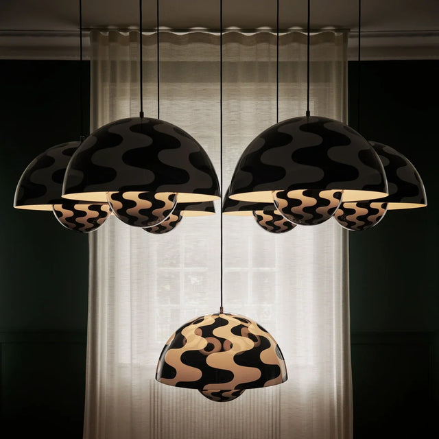 Flowerpot VP2 Pendelleuchten White Wave als Gruppe – große &Tradition Pendelleuchte von Verner Panton