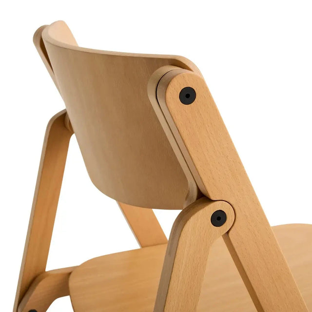HAY Backflip Chair in Golden – Rueckenlehne Detail Flip Mechanismus