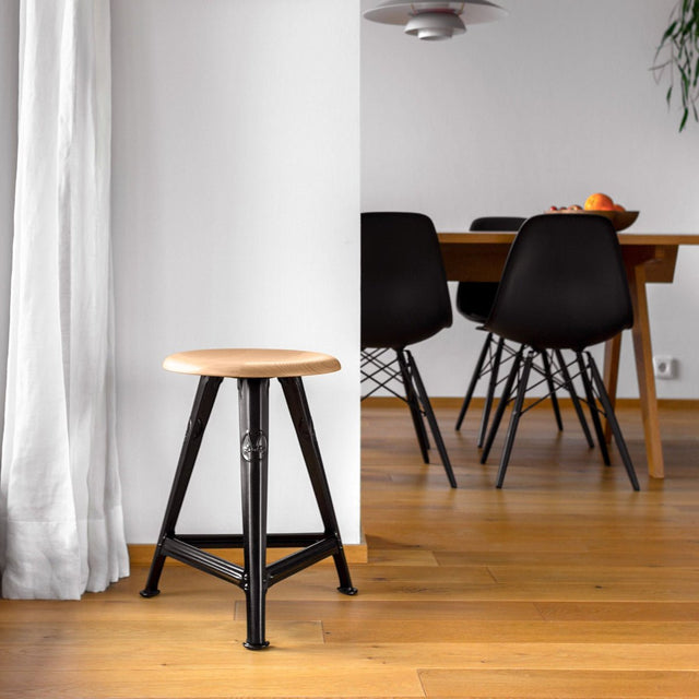 Hocker Schemel Esche schwarz 50cm Naked Steel - Rowac - DesignWe.Love
