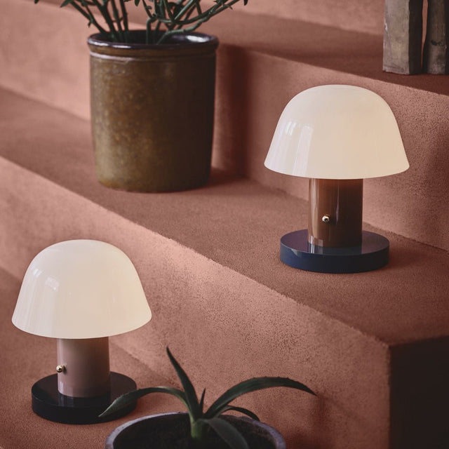 JH27 Setago Akkuleuchte Nude/Forest - &Tradition - DesignWe.Love