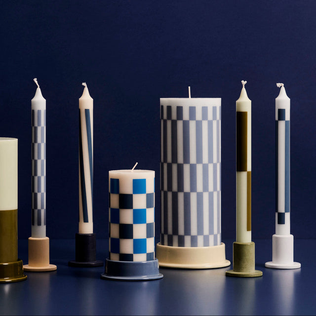 Kerzenhalter Column Candleholder Lime-White Large - HAY