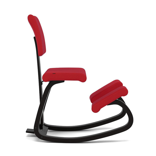 Varier Kniestuhl Variable Plus mit Rückenlehne, Holzfarbe Esche schwarz, Bezug Rot (Tonal 64208) – Ansicht 2