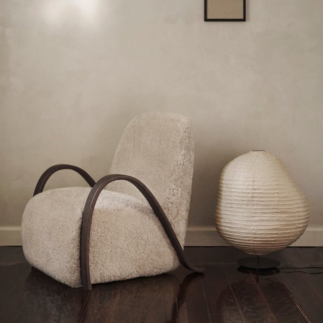 Lounge Chair Buur, Sheepskin Moonlight - Sessel von ferm LIVING - DesignWe.Love