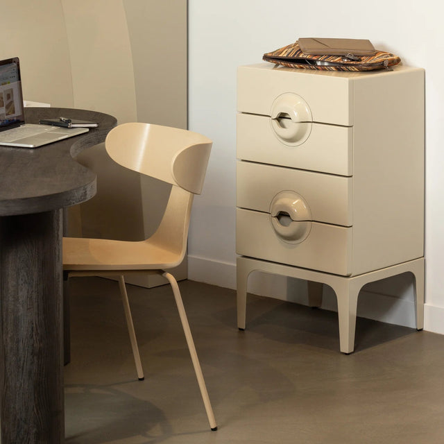 Merge Kommode mit vier Schubladen Greige - Woood - DesignWe.Love