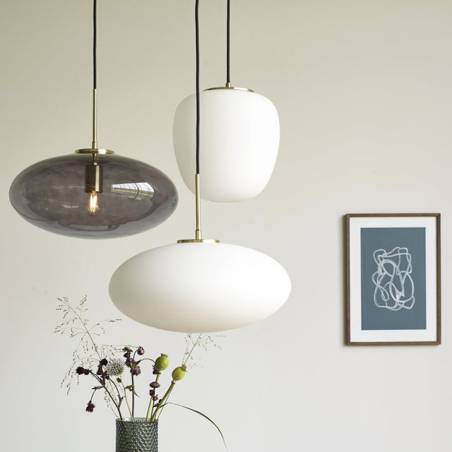 Muse Pendelleuchte Ellipse Weiß - Hübsch Interior - DesignWe.Love