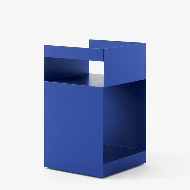 SC73 Rotate Beistelltisch Cobalt Blue – &Tradition – DesignWe.Love