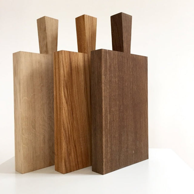 Schneidebrett aus Eiche Natur mit Griff - Raumgestalt - DesignWe.Love