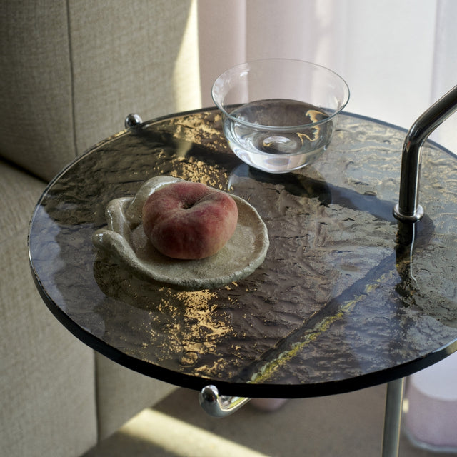 sh9-halten-beistelltisch-edelstahl-smoked-glass-tradition-mood