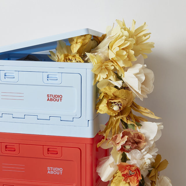 studio-about-aufbewahrungsbox-hellblau-dekoriert