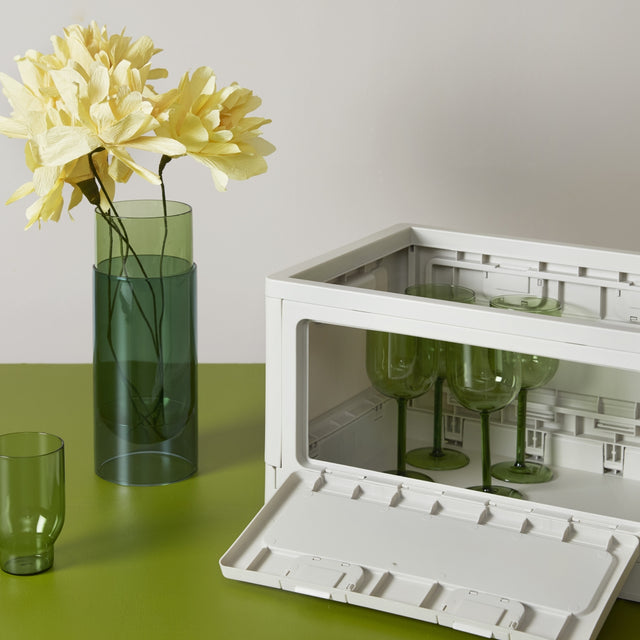 studio-about-aufbewahrungsbox-hellgrau-dekoriert