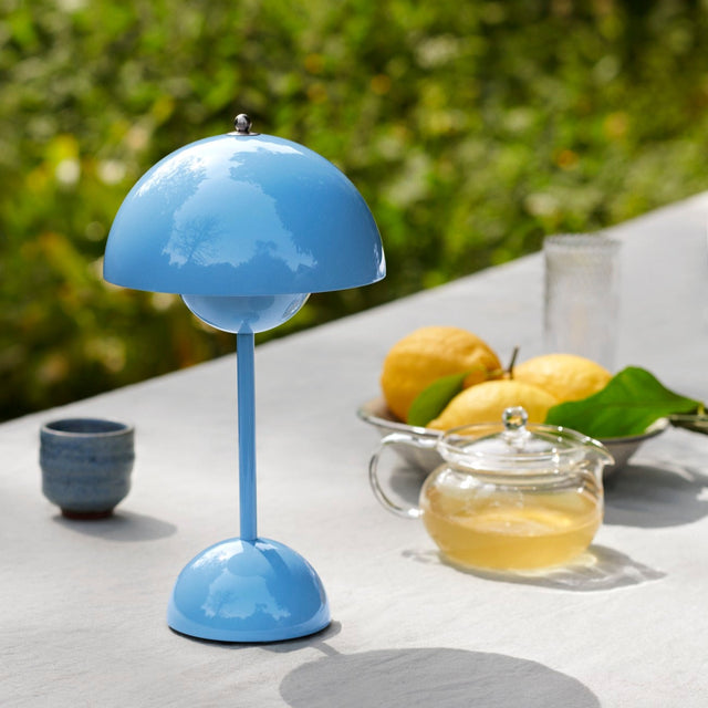 VP9 Flowerpot Akkuleuchte Swim Blue - &Tradition