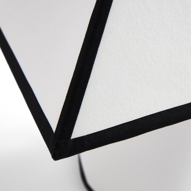 Tischleuchte Ava Pyramid Lamp 290 - HAY