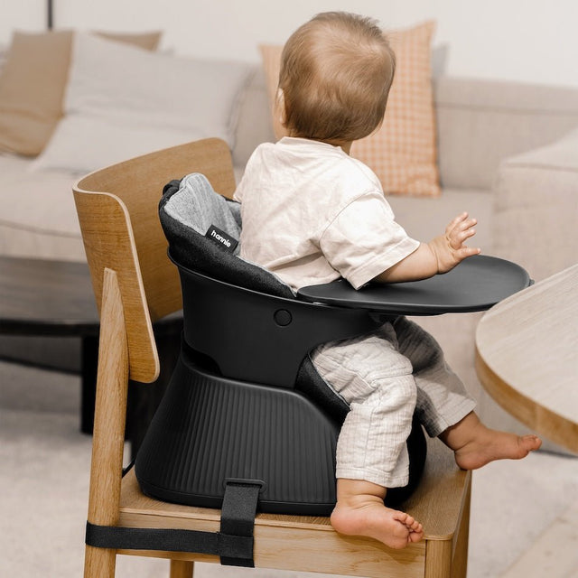Tragbarer Kinder Hochstuhl Charcoal Black - Hannie - DesignWe.Love