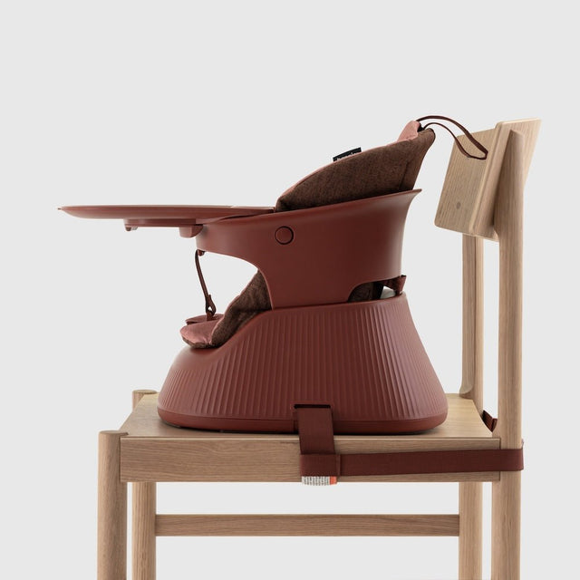 Tragbarer Kinder Hochstuhl Mahogany Red - Hannie - DesignWe.Love