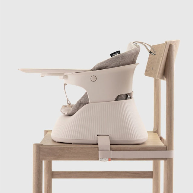 Tragbarer Kinder Hochstuhl White Sand - Hannie - DesignWe.Love