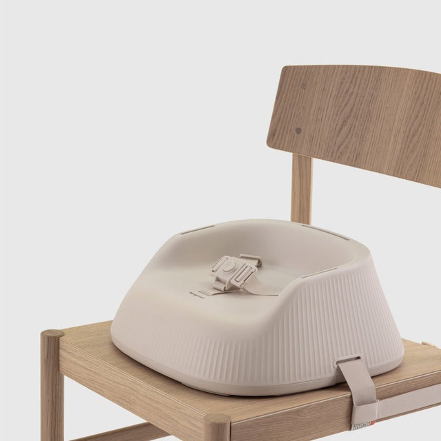 Tragbarer Kinder Hochstuhl White Sand - Hannie - DesignWe.Love