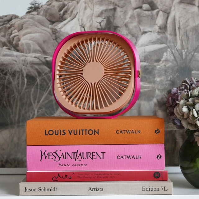 Tragbarer Tischventilator Fantastic, Cerise - Printworks - DesignWe.Love