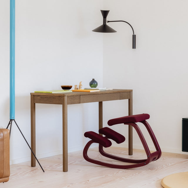 Variable Kniestuhl Monochrome Plum - Varier Furniture