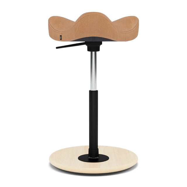 Varier Move Compact Sattelhocker, Holzbasis Natur, Bezug DUNES Camel 21004, Packshot