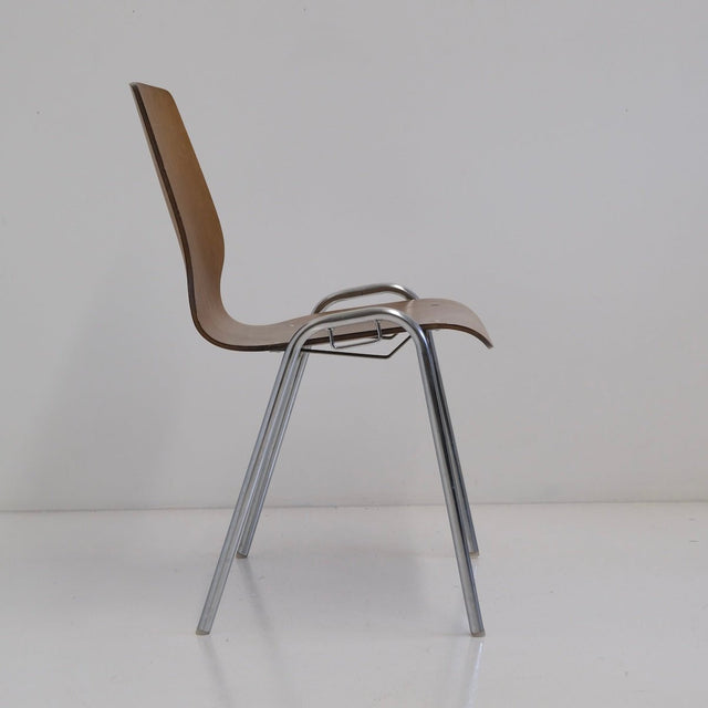 Vintage Stapelstuhl - Schalenstuhl Designmoebel - DesignWe.Love