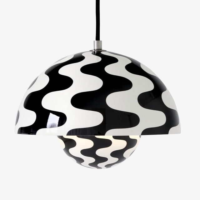 VP1 Flowerpot Pendelleuchte schwarz/weiß Muster - &Tradition - DesignWe.Love