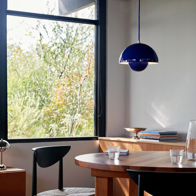 VP10 Flowerpot Pendelleuchte Kobaltblau - &Tradition - DesignWe.Love