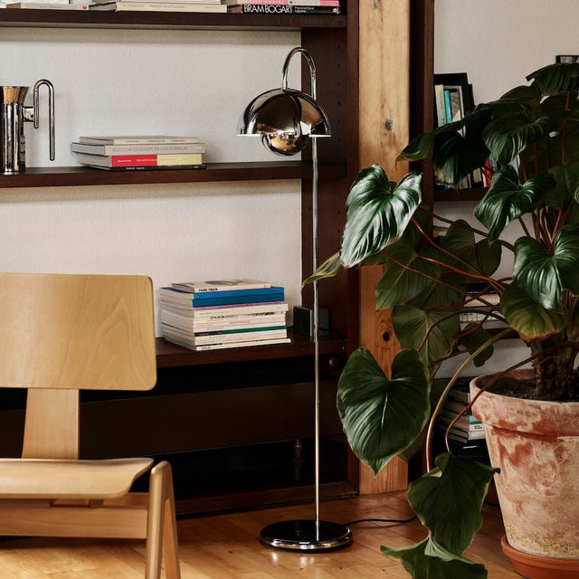 VP12 Flowerpot Stehleuchte Chrom - &Tradition - DesignWe.Love