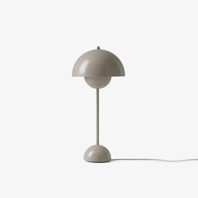 Flowerpot VP3 Tischleuchte in Grey Beige von &Tradition – Verner Panton