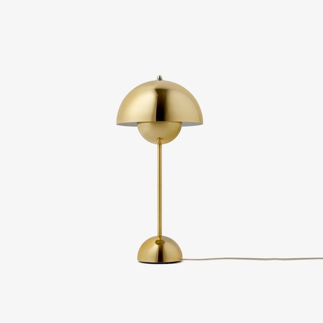 Flowerpot VP3 Tischleuchte in Messing von &Tradition – Verner Panton