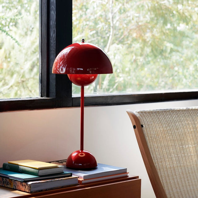 VP3 Flowerpot Tischleuchte Zinnoberrot - &Tradition - DesignWe.Love