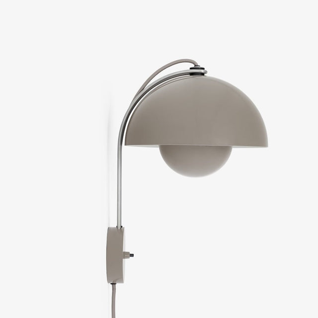 Flowerpot VP8 Wandleuchte in Grey Beige von &Tradition – Verner Panton
