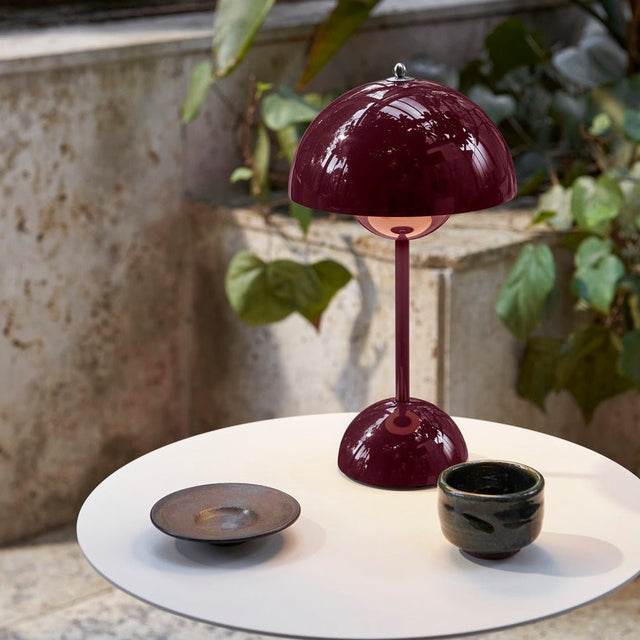 VP9 Flowerpot Akkuleuchte Dark Plum - &Tradition - DesignWe.Love
